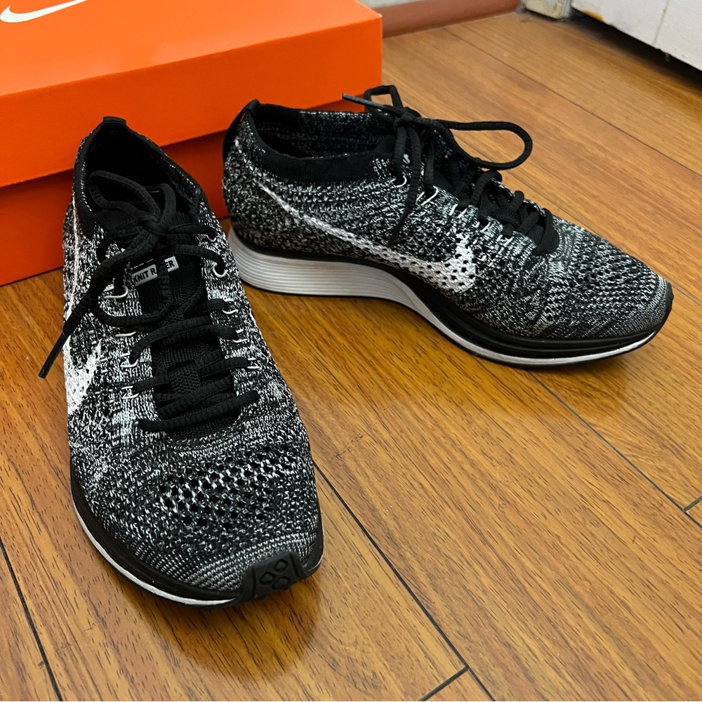 Nike Flyknit Racers Oreo Size 6